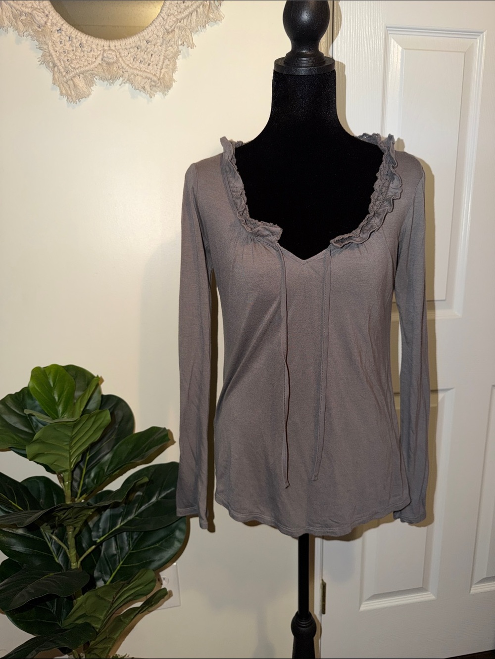 Long sleeve shirt by Gap